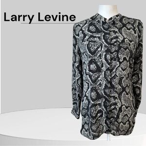 ❤️LARRY LEVINE SNAKESKIN PRINT BLOUSE SMALL #E